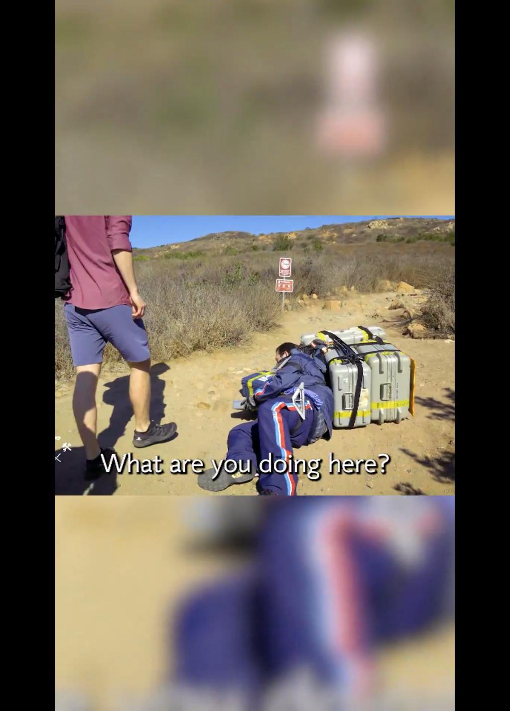 《死亡搁浅2》“真人版”来了 现实版弩哥街头送货还原度爆表