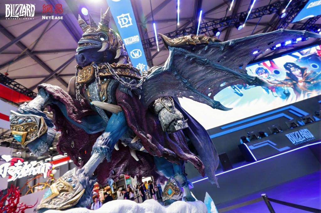 28.8万元送到家！暴雪在CJ现场展示2米高巫妖王雕像