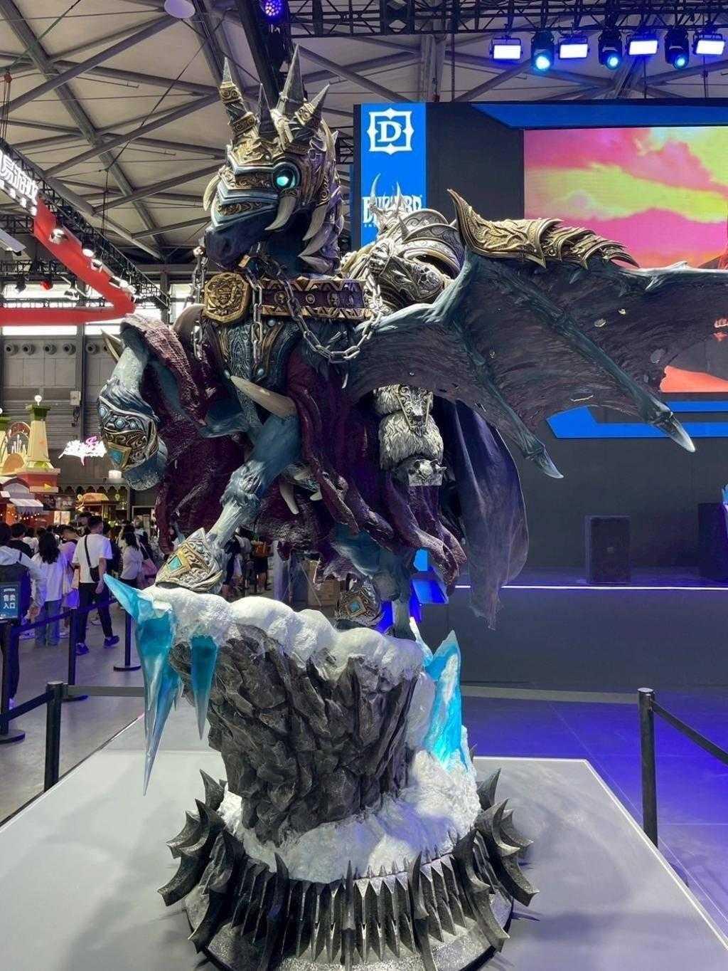 28.8万元送到家！暴雪在CJ现场展示2米高巫妖王雕像