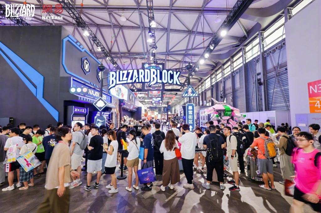 28.8万元送到家！暴雪在CJ现场展示2米高巫妖王雕像