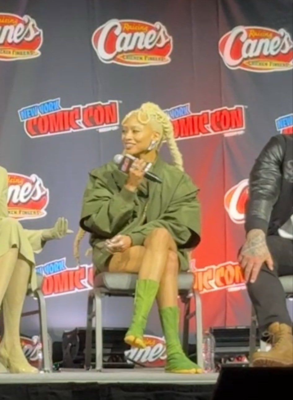 《星际：异端先知》光头女主最爱玩《真人快打1》