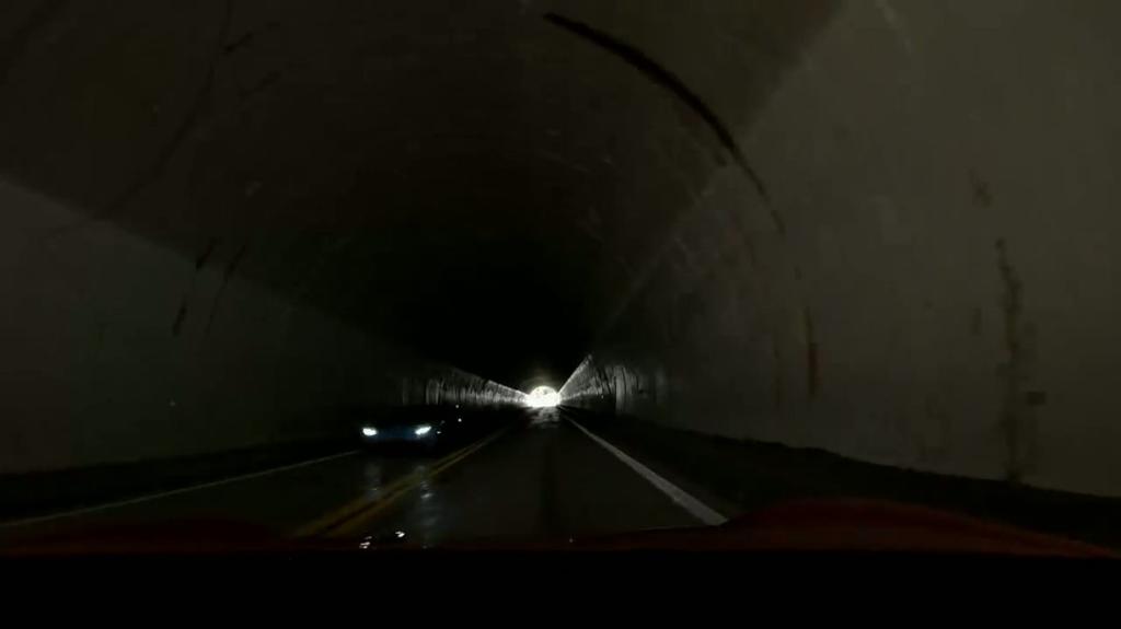 洛杉矶“死亡隧道”！网友开车还原Vince死亡时刻