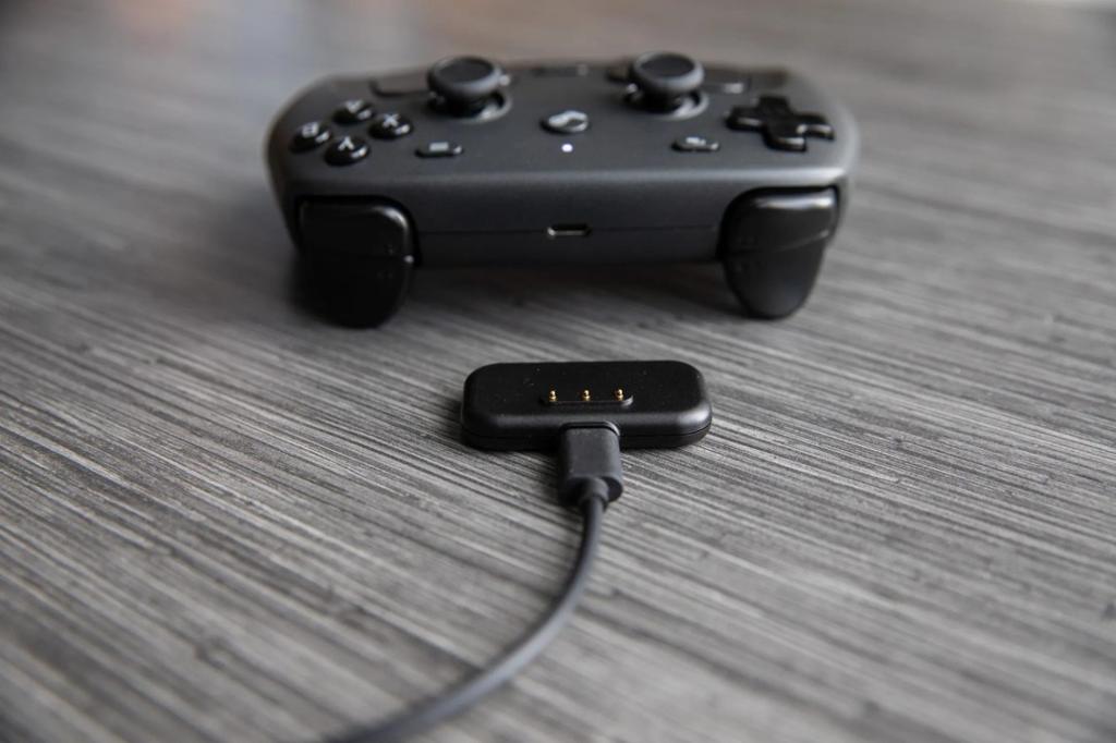 Steam控制器充电器存在重大设计缺陷 短路险些引发火灾